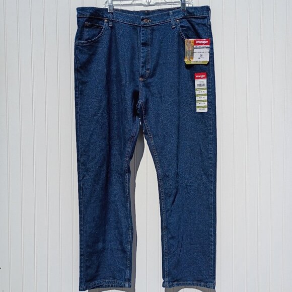 WRANGLER Jeans Mens 40 x 30 Blue Denim Regular Fit Dark Wash Classic Zip Fly NWT - Picture 1 of 10